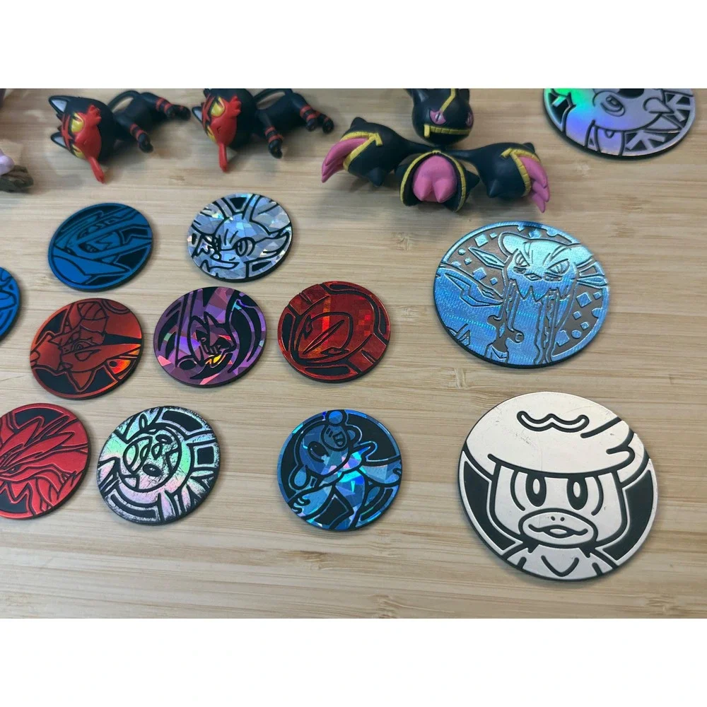 Pokemon Trainer Belt with Poke Balls Figures Mewtwo Pikachu TCG Coins Mixed lot